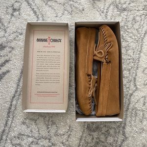 Minnetonka Women’s Softsoke Moccasins - NWT